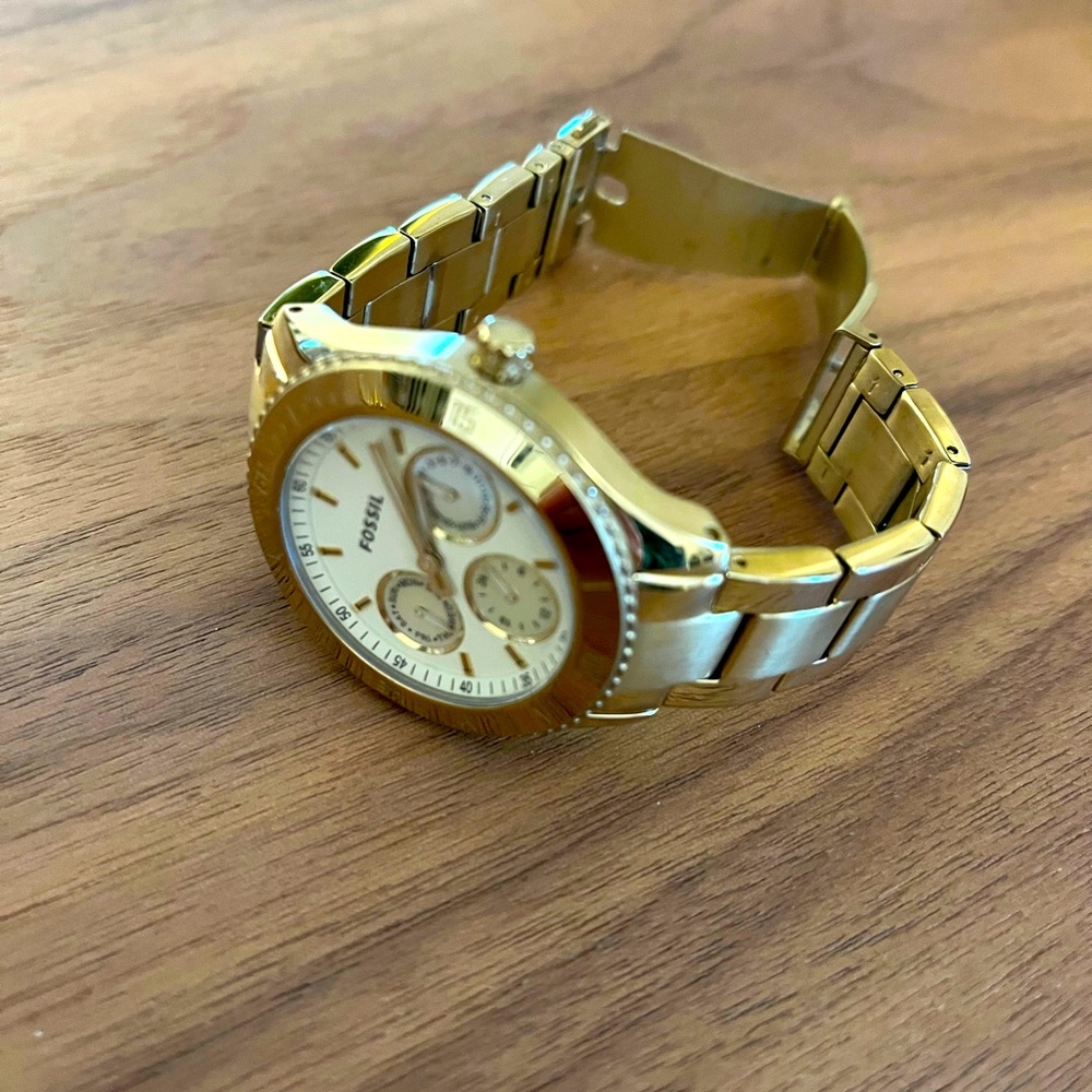 FOSSIL GOLD WATCH. - Picture 2 of 5